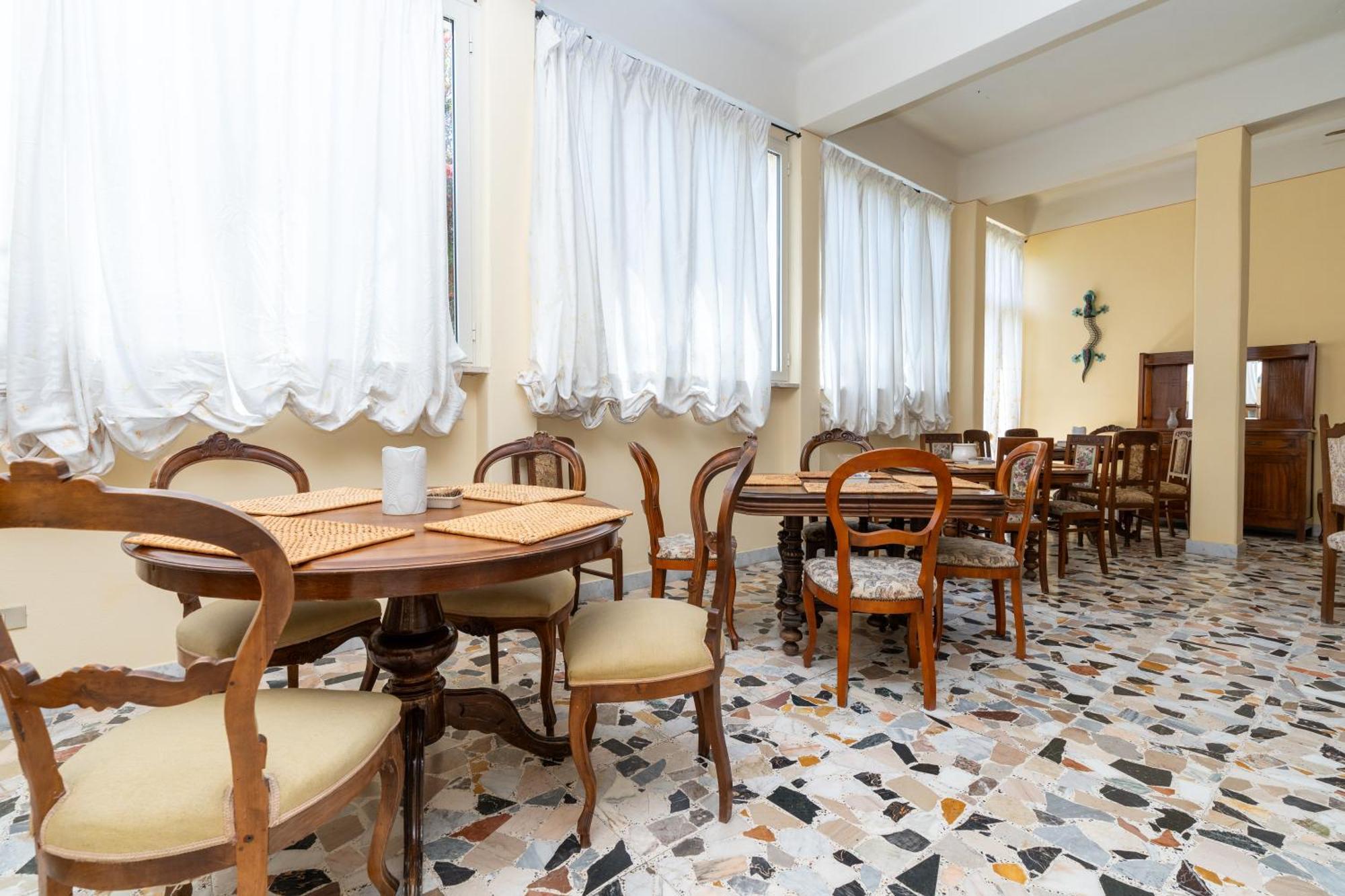 La Locanda Del Geco Марина-ди-Пьетрасанта Экстерьер фото